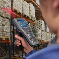 Handheld mit Pistolengriff und All-Range-Imager - Der Autofokus-CMOS-Imager des DT-X30R-50C erfasst zweidimensionale Codes mit hohen Datenmengen, wie beispielsweise DataMatrix, Aztec, PDF417 und den neuen QR-Code. Alle gängigen Barcodes erkennt der Imager in Abhängigkeit der Strichstärke im weiten Bereich zwischen 20 cm und bis zu 20 m*.