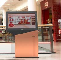 Die neuen Standard-Kiosksysteme von TOSHIBA TEC eignen sich für zahlreiche Anwendungen, damit sich Kunden besser informieren oder auch Interaktionen bis hin zum Kaufabschluss selbständig vornehmen können.